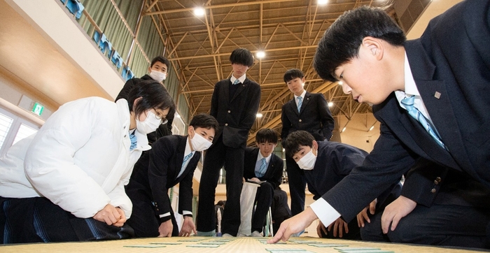 令和5年(2024年)の校内かるた大会の様子