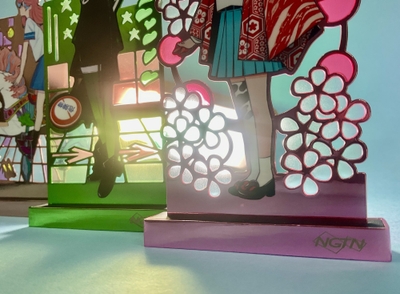 金属と半透明素材による美しさ