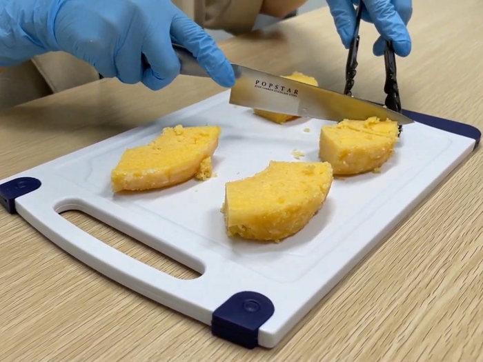 【ココトモワークスの活動　試食づくり】