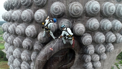 KmhTBSJbK3joeUP3czji.jpg?w=940&h=940