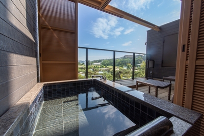 KnAUKngoJBa3j3Z89xrG.jpg?w=940&h=940