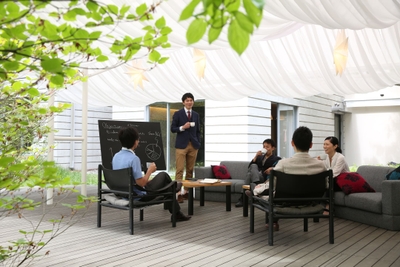 KpTqrm4qM0HsdHIEO2Xl.jpg?w=940&h=940