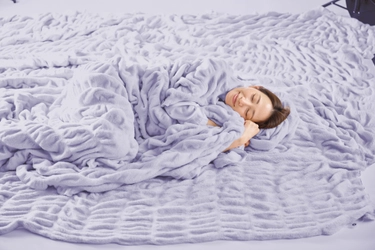 冬の人気寝具、シリーズ累計6万枚突破！ウール素材でさらに暖かい『ハグウォームプラス』9月1日発売開始