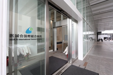 がん患者さんの通院負担を軽減。医誠会国際総合病院の無料送迎サービス開始