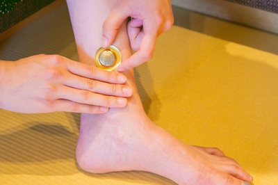 自分でお灸を置く