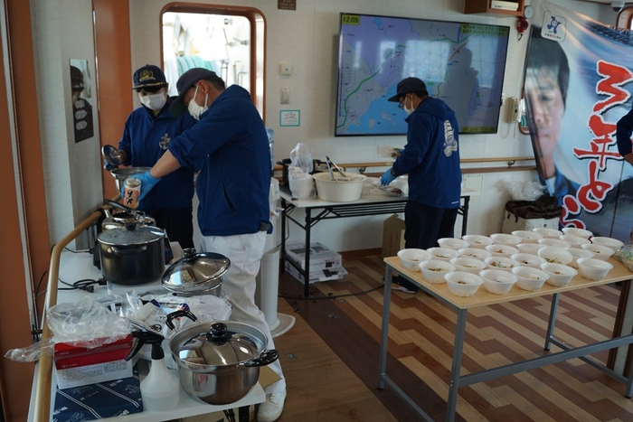 にゅうめん(煮麺)を調理・提供(2)