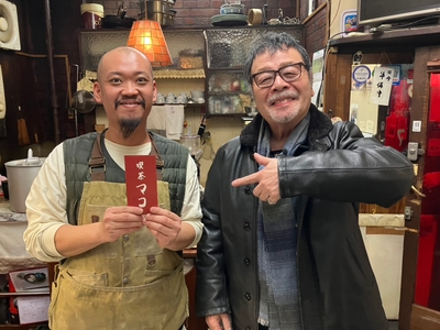 築地の喫茶店でお雑煮を味わいます