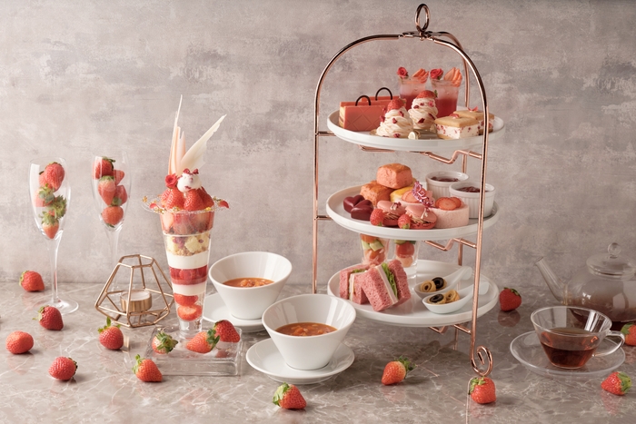 パフェ単品での販売に加え、ランチセットやアフタヌーンティーセットも販売(セット内容・価格は販売店舗により異なる)