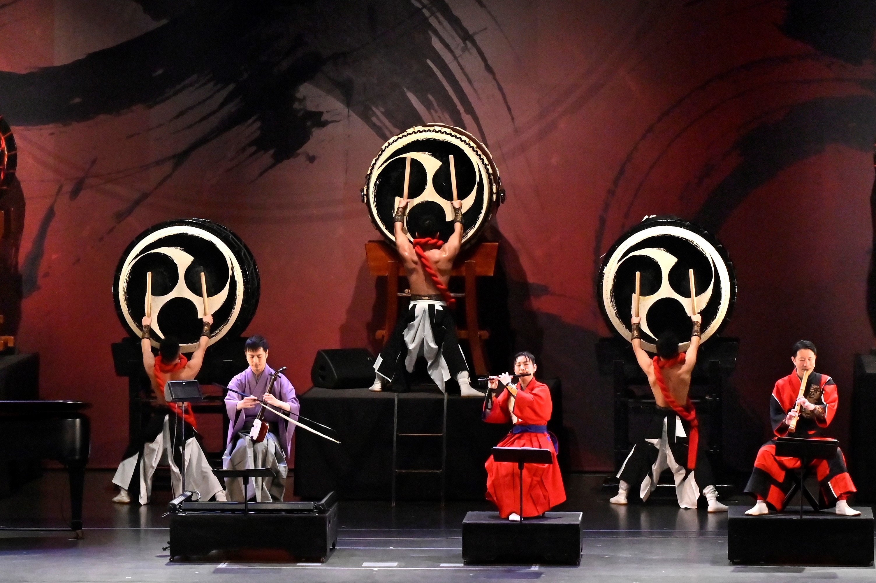 舞太鼓あすか組公演 40カ国74名の大使・大使館関係者が鑑賞