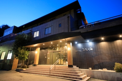 LJAlvBYXIJtiZWEPGhun.jpg?w=940&h=940