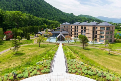 LPBJeJ6E1A0UHHqooOth.jpg?w=940&h=940