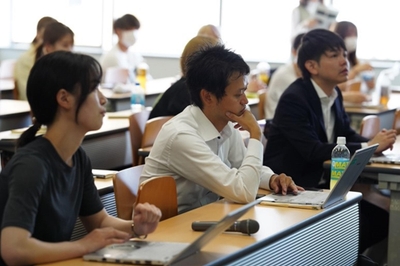 LURHqTyjVbVu88CJtuE7.jpg?w=940&h=940