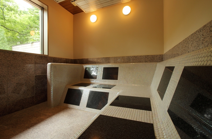 「川の湯まる」併設の低温岩盤浴「川のサウナ」