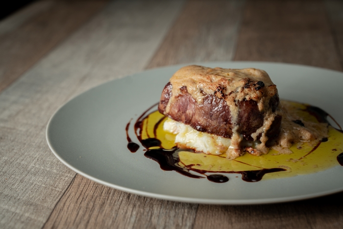 牧草牛フィレ肉とフォアグラのロッシーニ(3,520円)