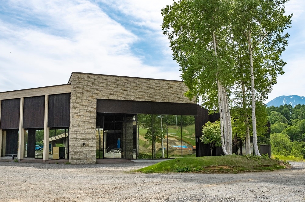 接種会場 Show Suite Building (ニセコHANAZONOリゾート)