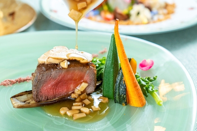 ▲淡路産椚座牛フィレ肉のグリエ 秋野菜を添えて 松茸のソース