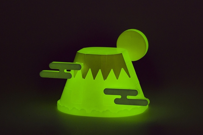 ゴトプラ 富士山 蓄光Ver. 組み立てイメージ(暗所に置いた場合)