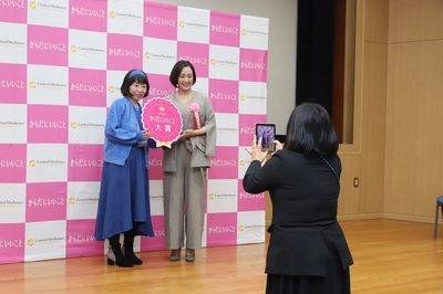 LiCxRlUZcL8NoAOkuY3J.jpg?w=940&h=940