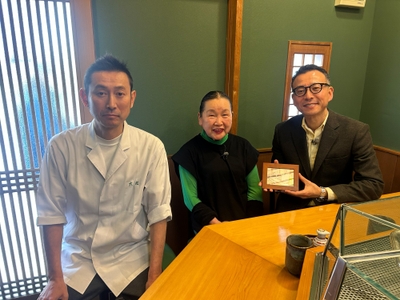 思い出の寿司屋に足を運んだ藤元康史さん