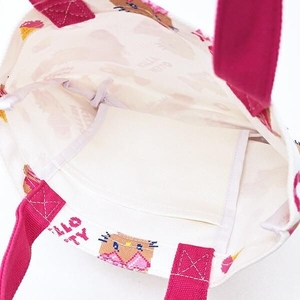 キティのバッグ