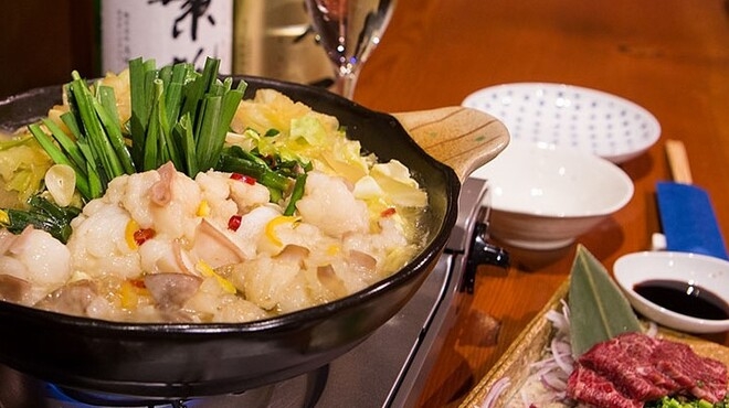 薬院大通駅から徒歩3分!もつ鍋専門店『薬院 柚子もつ鍋と馬刺し 松葉』の情報を駅近ドットコムで公開