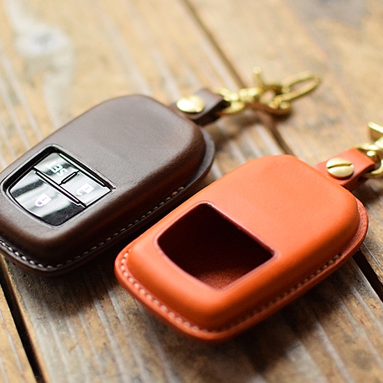 シルバー&革アクセサリー AJINAより トヨタ ヤリス(YARIS)対応のスマートキーケースが発売! ~イタリアの革ブッテーロ製~
