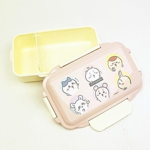 淡いピンクが優しいちいかわのランチグッズ