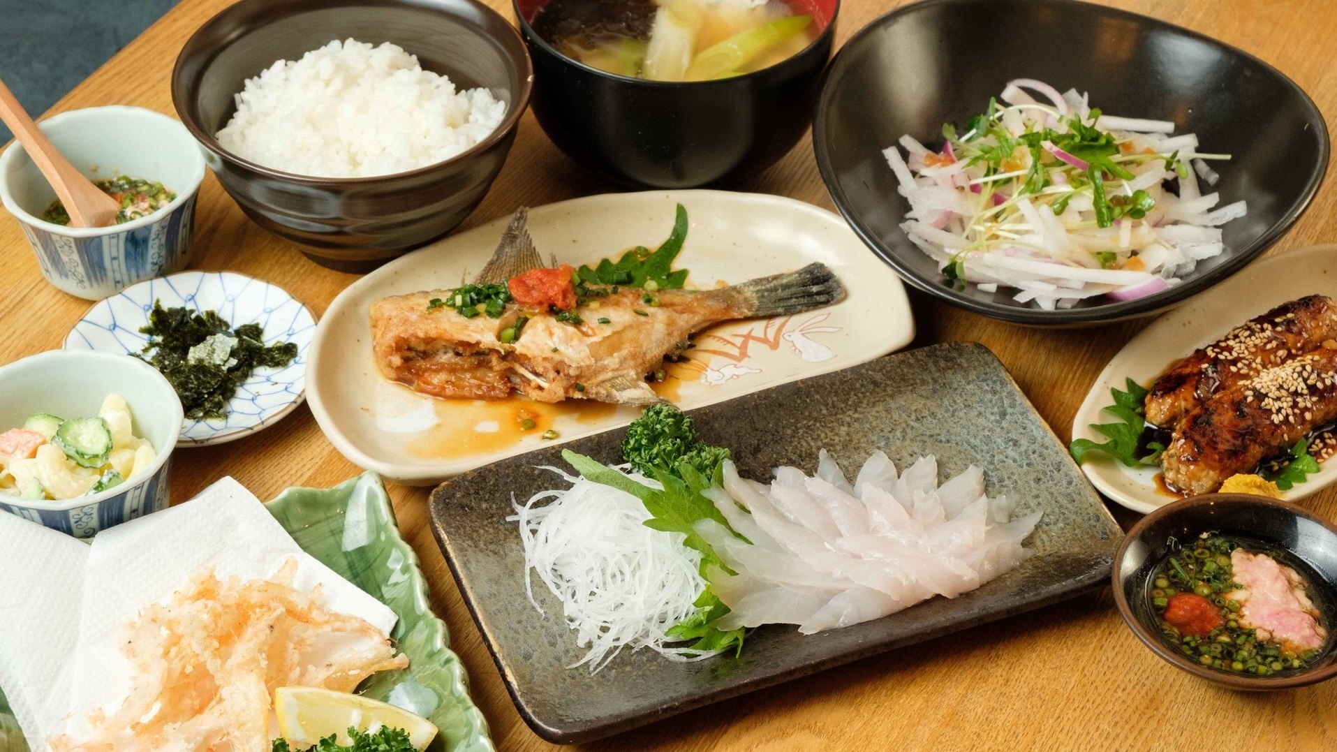 本八幡駅徒歩1分『きまっし 本八幡店』は元喫茶店のノスタルジックな雰囲気で人気の居酒屋!駅近ドットコムで情報を公開中