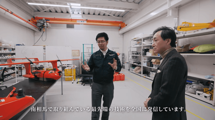ドローンの研究開発に取り組む金田さん