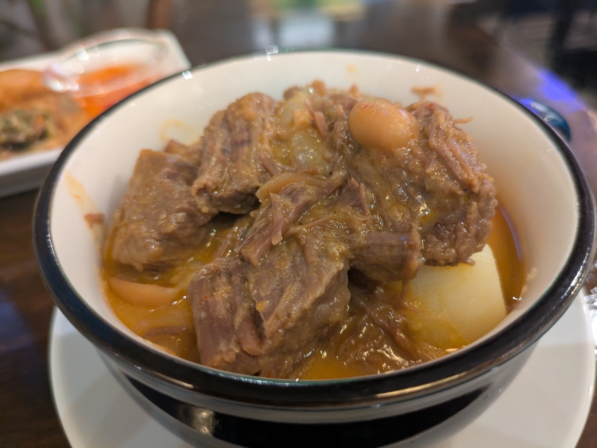 老舗タイ料理「メリーピース」が赤羽の「アスノソラ」とコラボ出店!