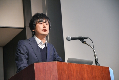 MKZ06utrTxjUmNAFy9So.jpg?w=940&h=940