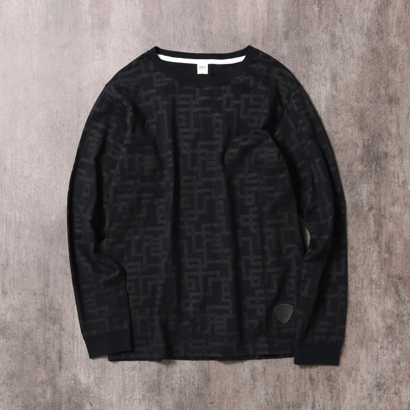 総柄Tシャツ¥12,100(税込)