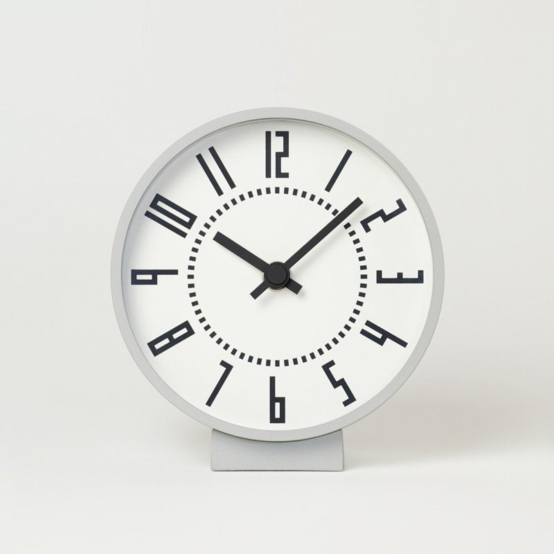 札幌駅を象徴する時計2種を新たに製品化！ 置き時計「eki clock s」と