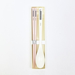 淡いピンクが優しいちいかわのランチグッズ