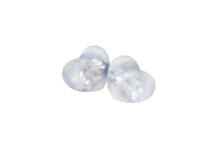 パールキャッチの他にシリコンキャッチも付属。こちらもハート型♥