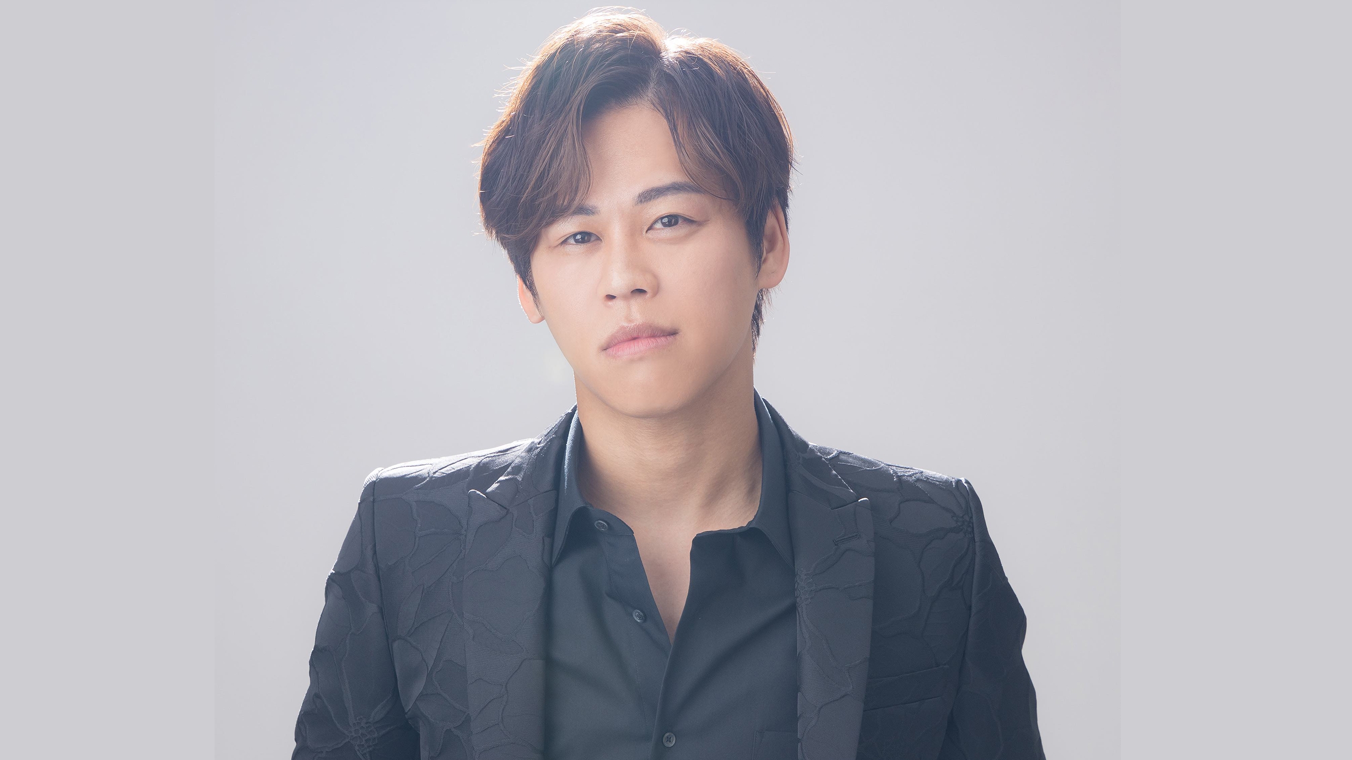 セルフプロデュース力が話題! “歌謡界のファッションリーダー”伊達悠太、8月発売の新曲「土砂降りの雨だから」新ビジュアルを解禁!