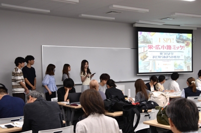 成果を発表する学生たち