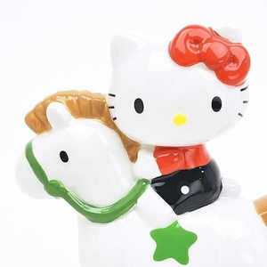 ハローキティの貯金箱