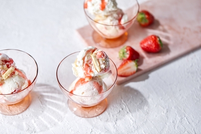 プロテイン10g入りイチゴミルフィーユのアイス