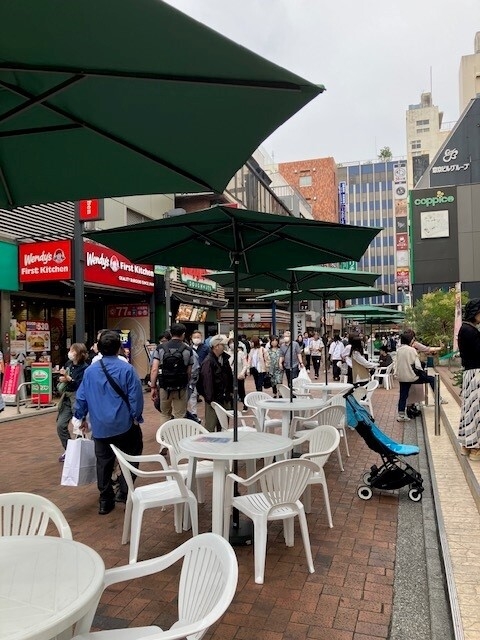 青空テーブル(元町通り) 昨年の様子