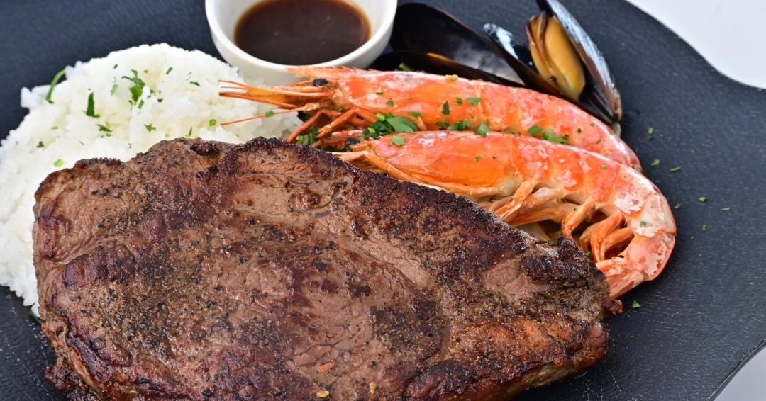 淡路島「ミエレ ザ ダイナー」肉と魚介を豪快に食べつくす!『Surf&Turf』8月26日から1週間延長が決定!!