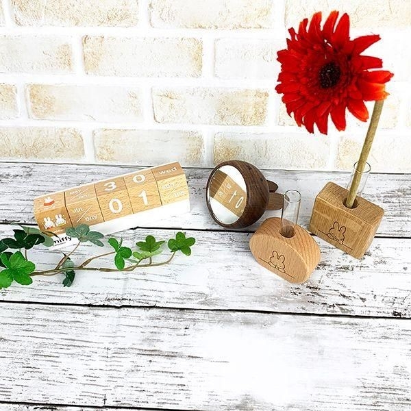 ミッフィーの木製カレンダー