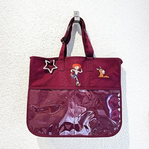 アコモデ×トイストーリーのマルチポケットトートバッグ
