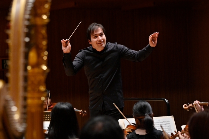 第19回東京国際音楽コンクール〈指揮〉（2021年開催）で第1位に輝いたジョゼ・ソアーレス［ブラジル］