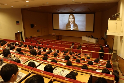 今回は理大ホールを会場にオンライン形式で開催しました