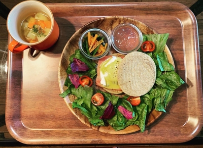 NKvqVKG11vAnC28nyNBF.jpeg?w=940&h=940