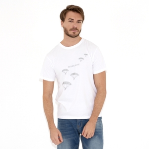 NYWlQem7gHDWLZ9HMg3z.jpg?w=940&h=940