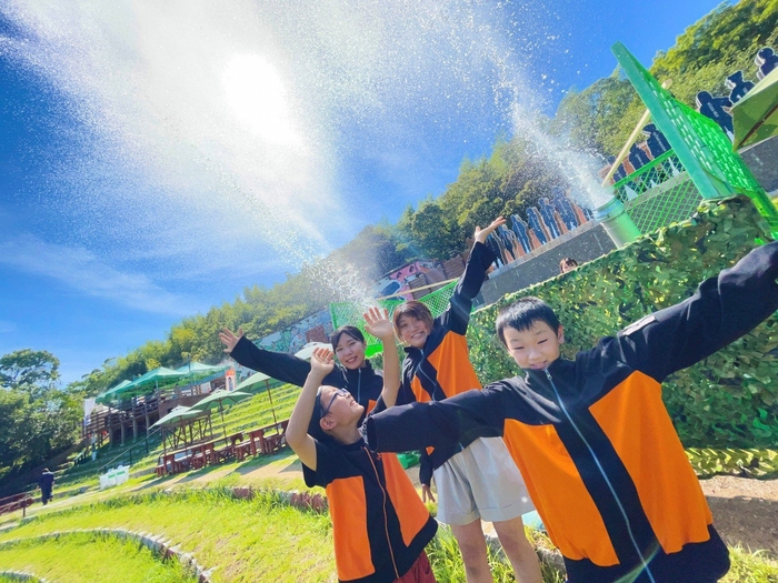 ▲びしょ濡れ体験で夏を楽しもう!