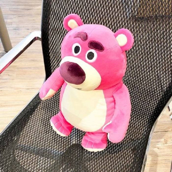 速報 予約開始。トイストーリーのロッツォが背中のツボをグリグリ?抱っこするだけで背筋ピーンなリラワークシリーズが大好評