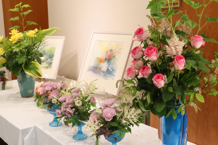 「春のバラ展」の様子(令和4年撮影)